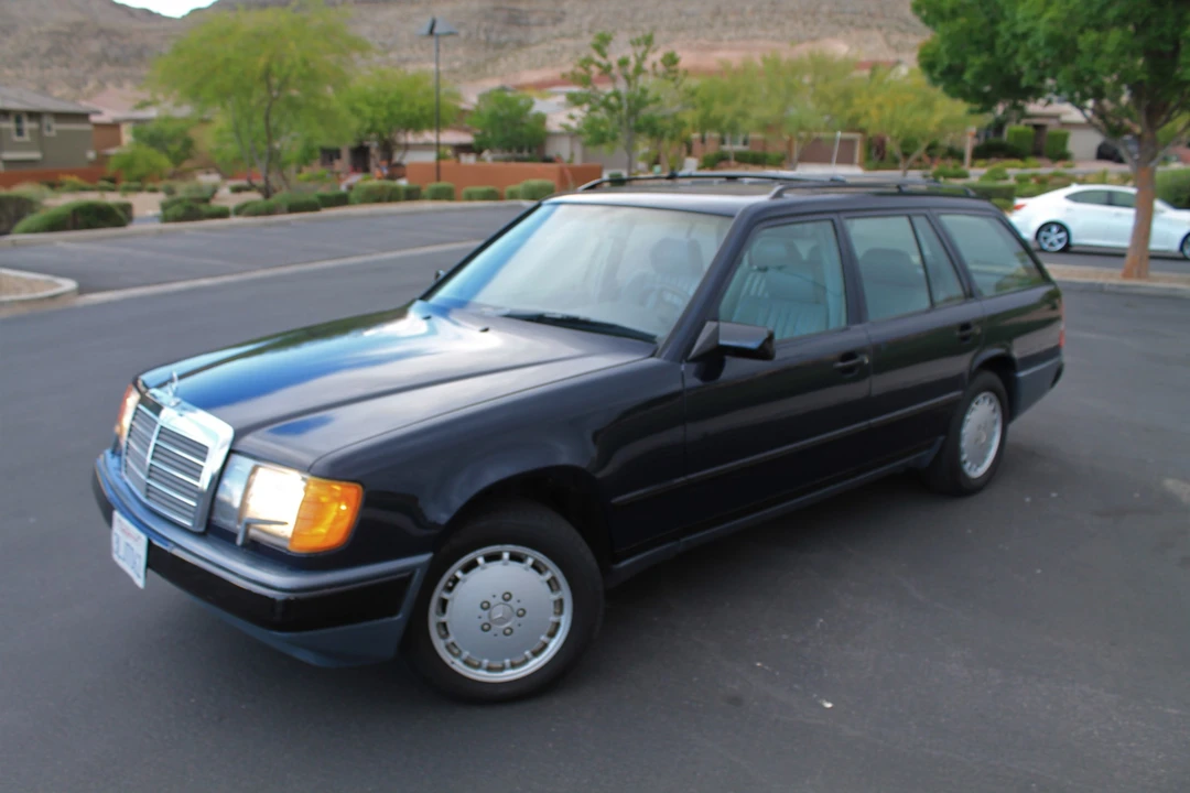 1989 Mercedes-Benz W124 E-Class - Image 2 of 31