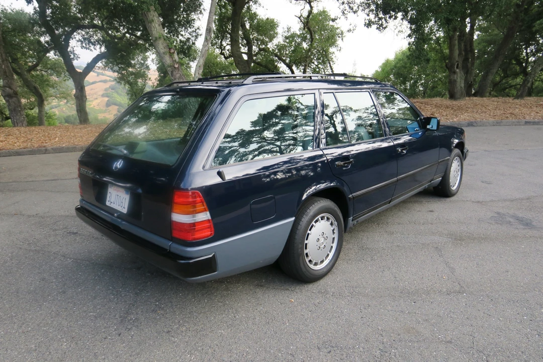 1989 Mercedes-Benz W124 E-Class - Image 30 of 31