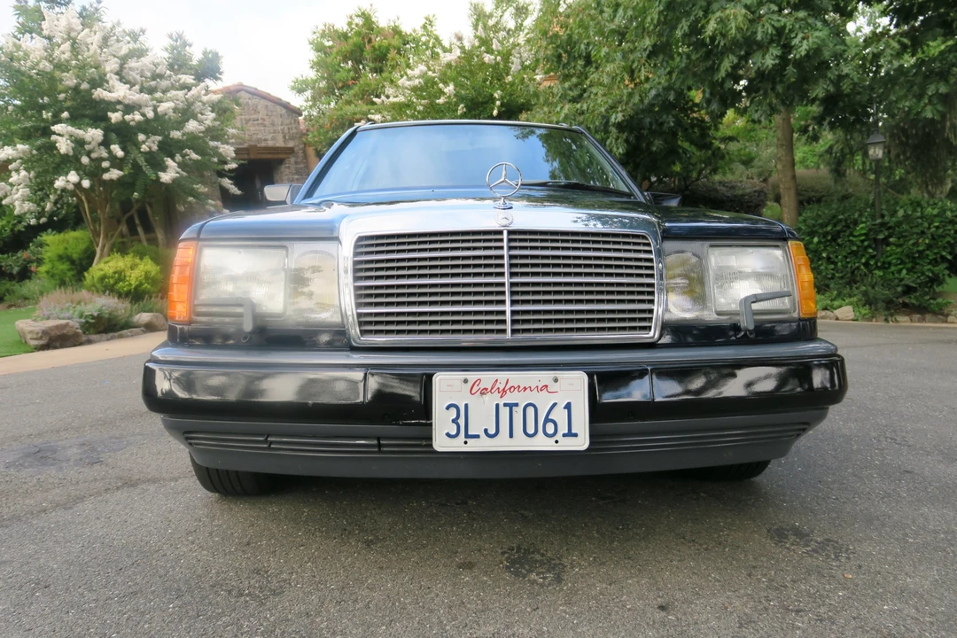 1989 Mercedes-Benz W124 E-Class - Image 11 of 31
