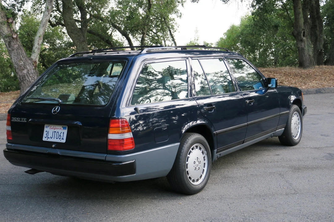 1989 Mercedes-Benz W124 E-Class - Image 28 of 31