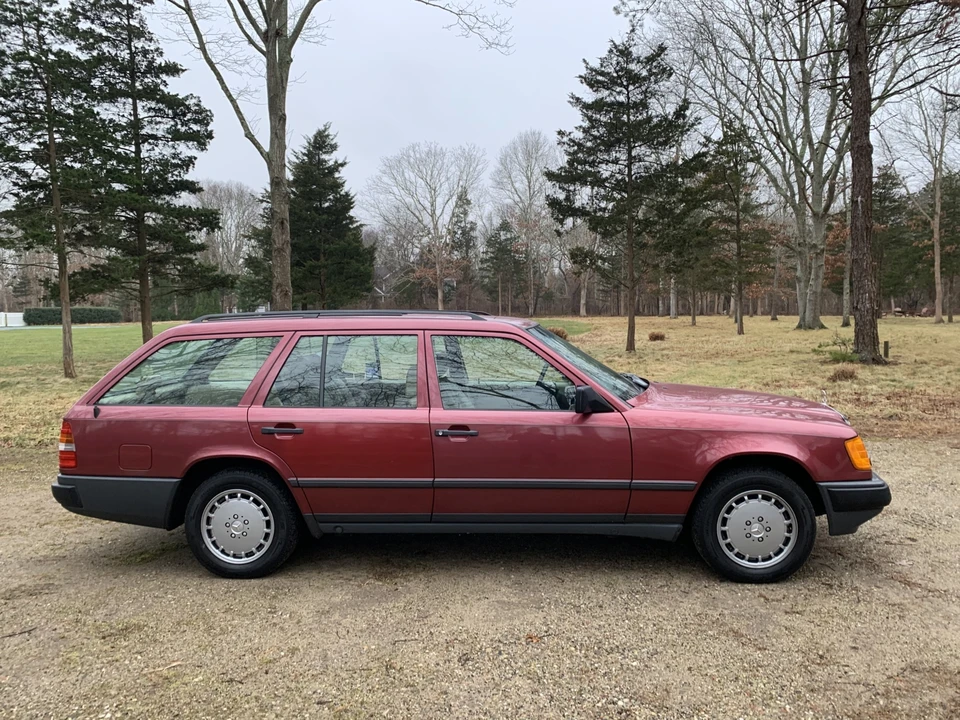 1989 Mercedes-Benz W124 E-Class - Image 2 of 31
