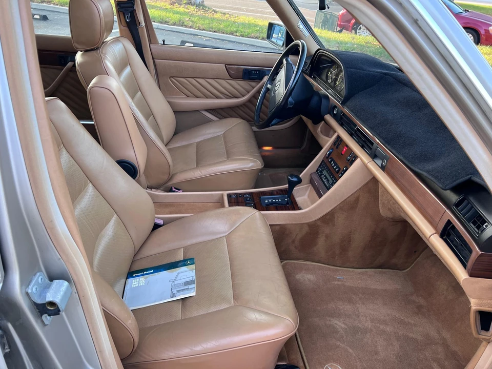 1989 Mercedes-Benz W126 S-Class Sedan - Image 30 of 31