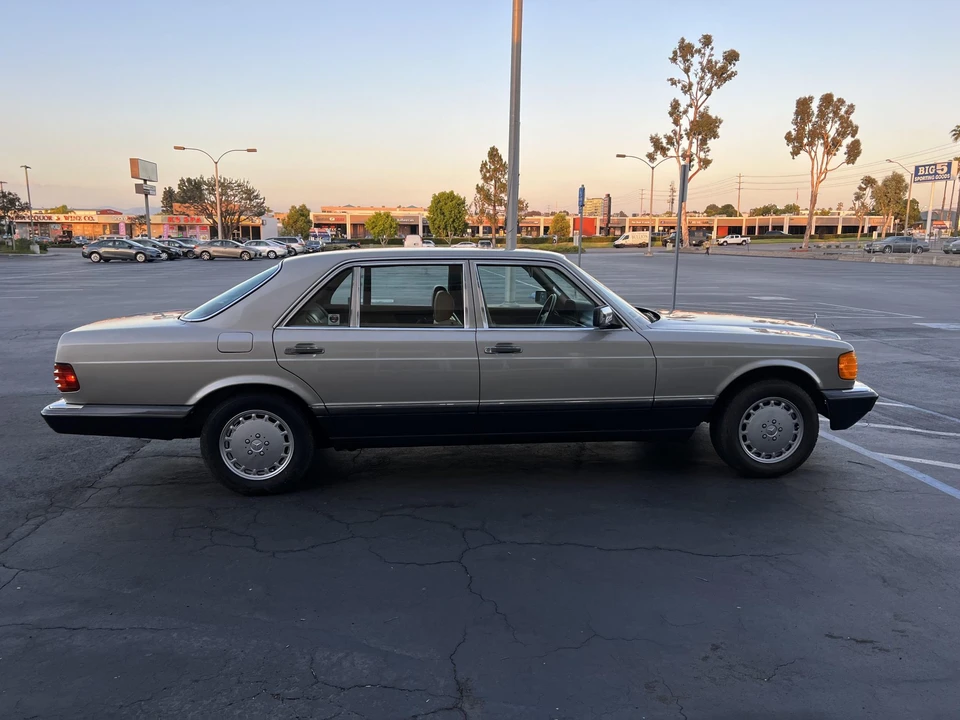 1989 Mercedes-Benz W126 S-Class Sedan - Image 12 of 31