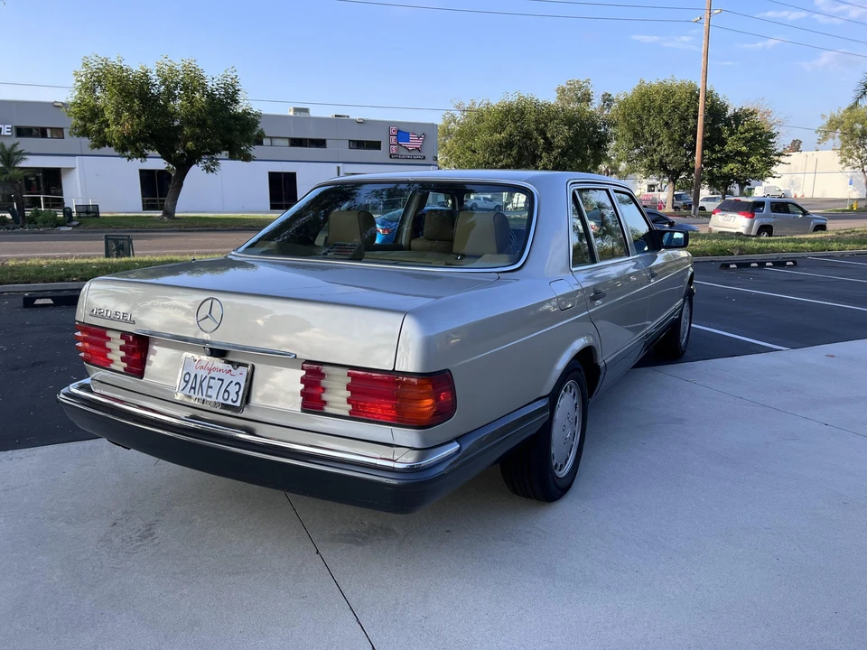 1989 Mercedes-Benz W126 S-Class Sedan - Image 10 of 31