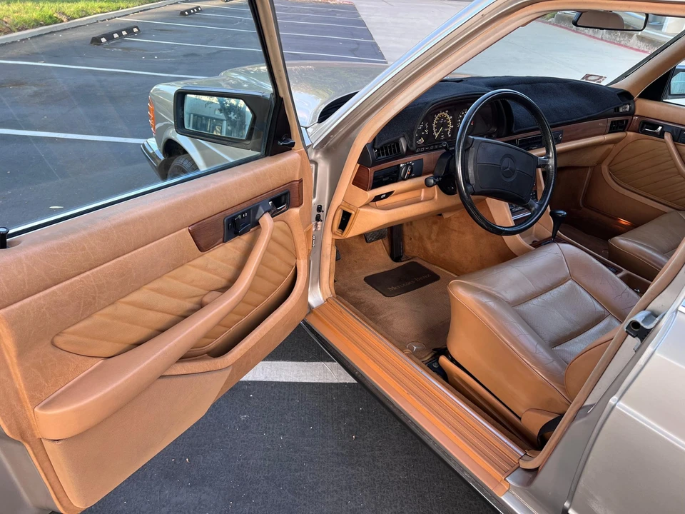 1989 Mercedes-Benz W126 S-Class Sedan - Image 29 of 31