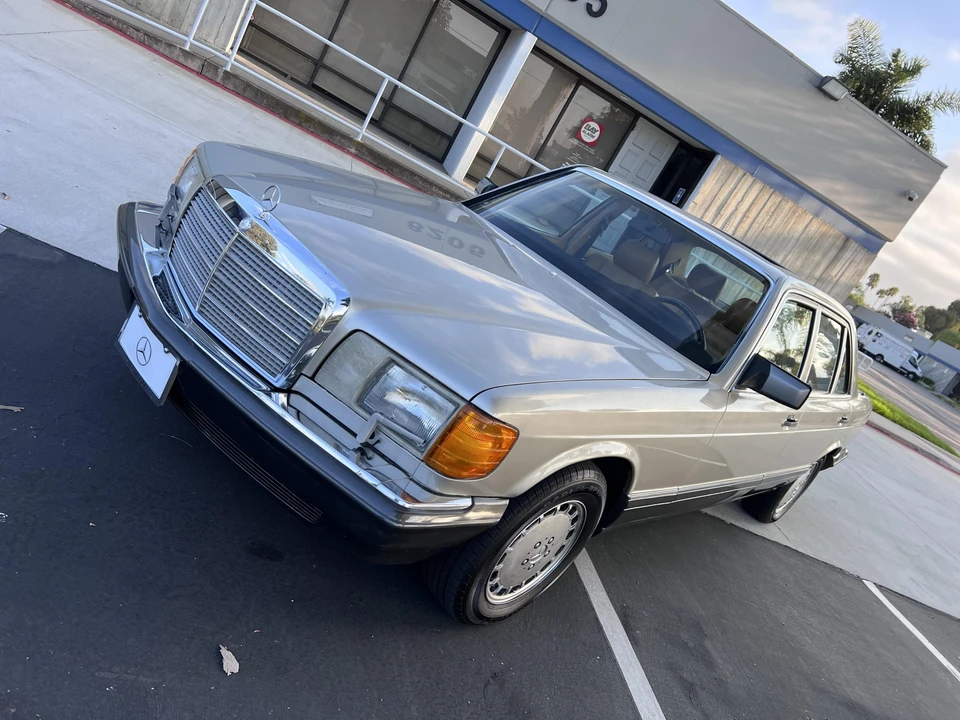 1989 Mercedes-Benz W126 S-Class Sedan - Image 3 of 31