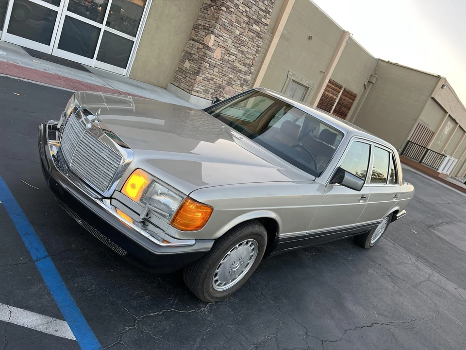 1989 Mercedes-Benz W126 S-Class Sedan - Image 2 of 31