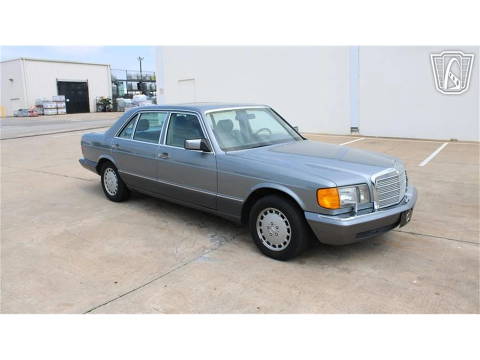 1989 Mercedes-Benz W126 S-Class Sedan - Image 2 of 31