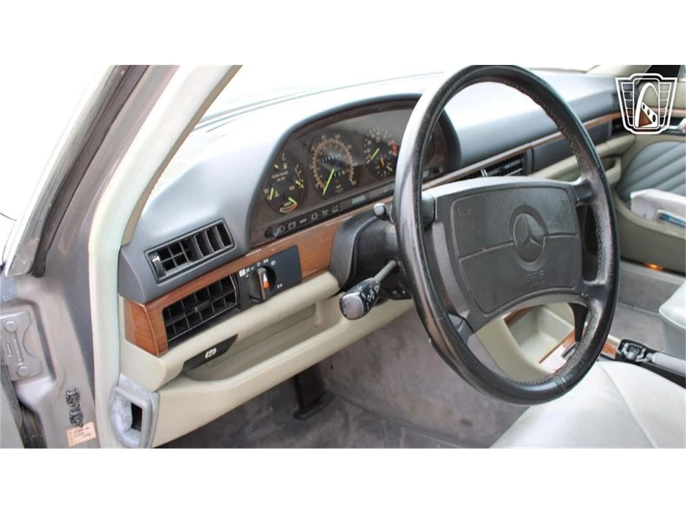 1989 Mercedes-Benz W126 S-Class Sedan - Image 10 of 31