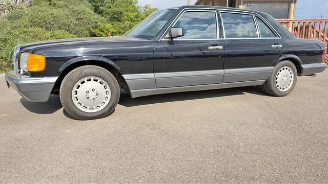 1989 Mercedes-Benz 560 SEL