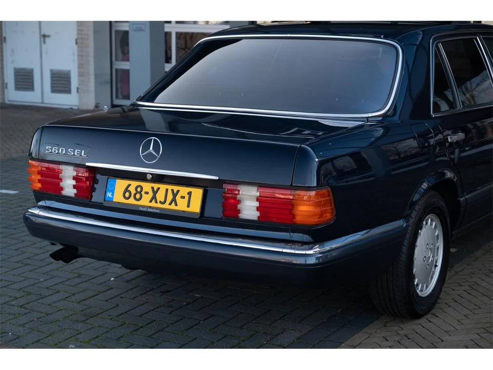 1989 Mercedes-Benz W126 S-Class Sedan - Image 4 of 11