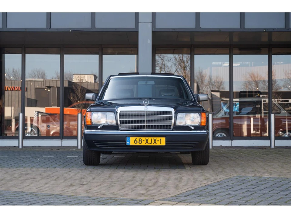 1989 Mercedes-Benz W126 S-Class Sedan - Image 2 of 11