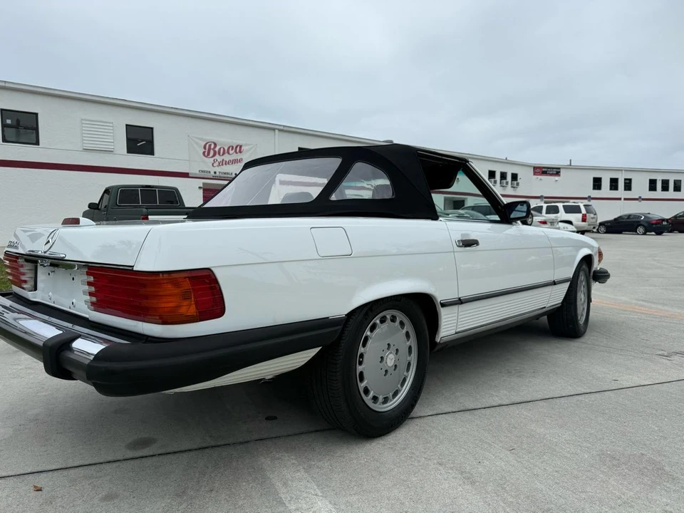 1989 Mercedes-Benz W126 S-Class Sedan - Image 10 of 31