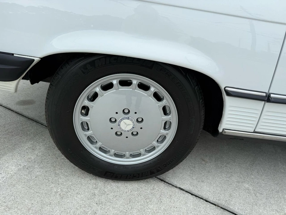 1989 Mercedes-Benz W126 S-Class Sedan - Image 14 of 31