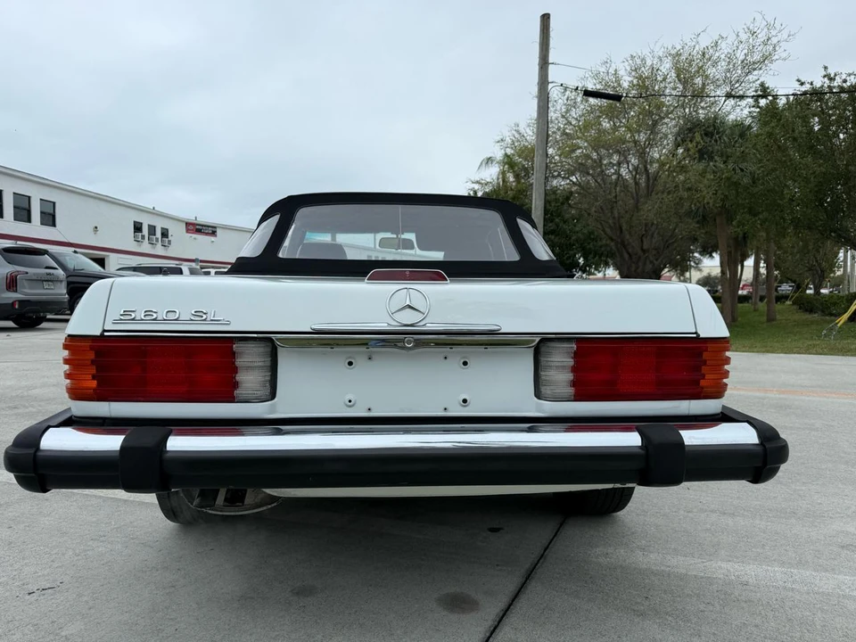1989 Mercedes-Benz W126 S-Class Sedan - Image 4 of 31