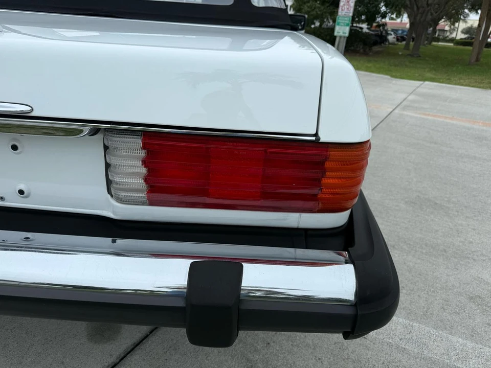 1989 Mercedes-Benz W126 S-Class Sedan - Image 6 of 31