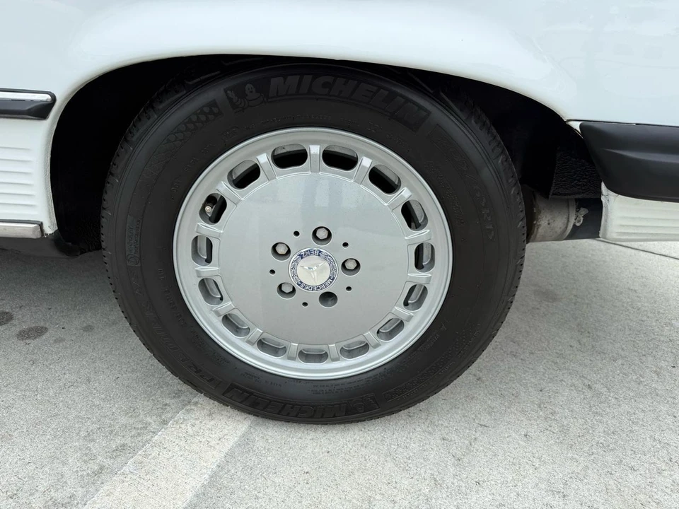 1989 Mercedes-Benz W126 S-Class Sedan - Image 15 of 31