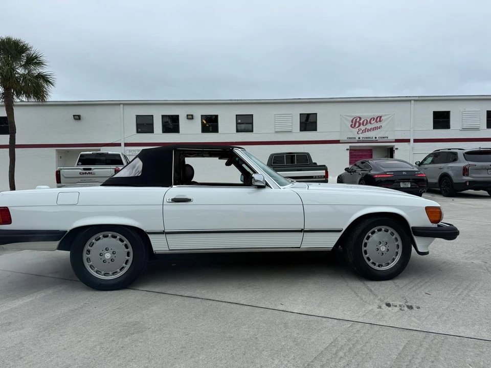1989 Mercedes-Benz W126 S-Class Sedan - Image 11 of 31