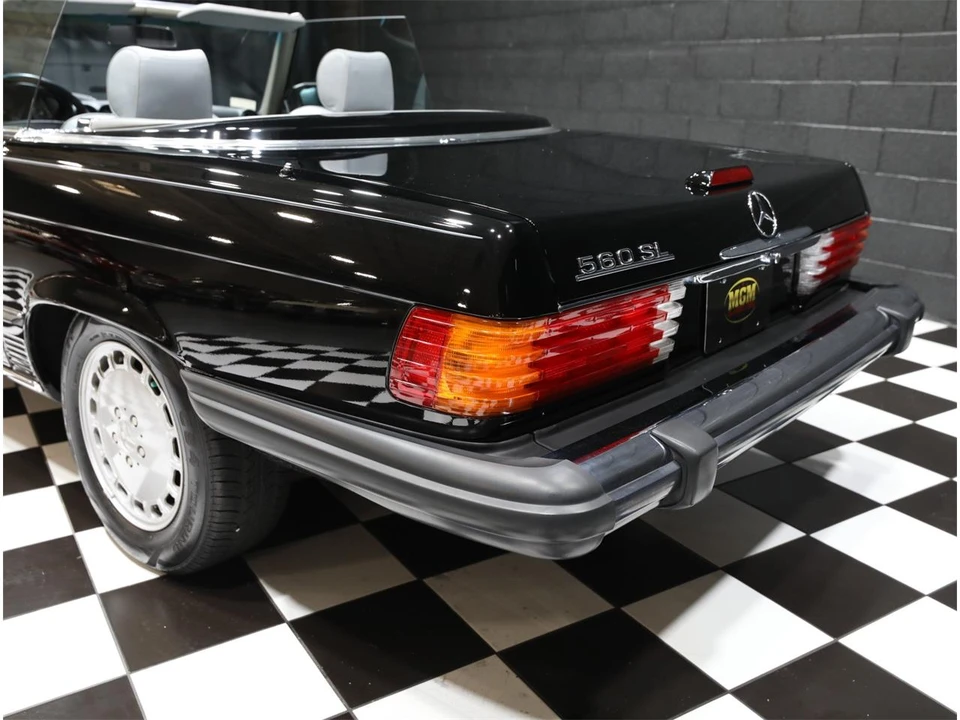 1989 Mercedes-Benz W126 S-Class Sedan - Image 27 of 31