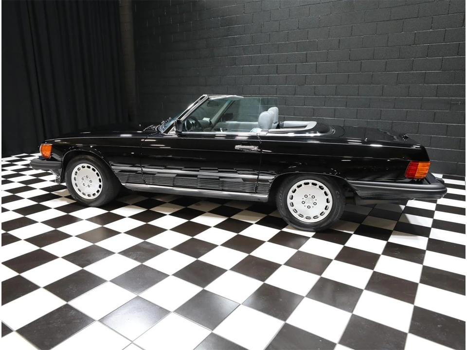 1989 Mercedes-Benz W126 S-Class Sedan - Image 30 of 31
