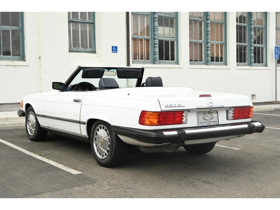 1989 Mercedes-Benz W126 S-Class Sedan - Image 4 of 24