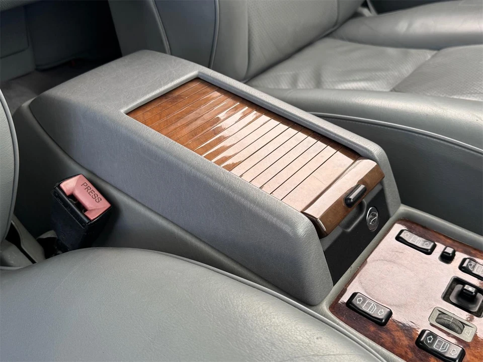 1989 Mercedes-Benz W126 S-Class Sedan - Image 14 of 31