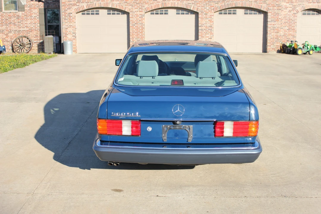 1989 Mercedes-Benz W126 S-Class Sedan - Image 13 of 31