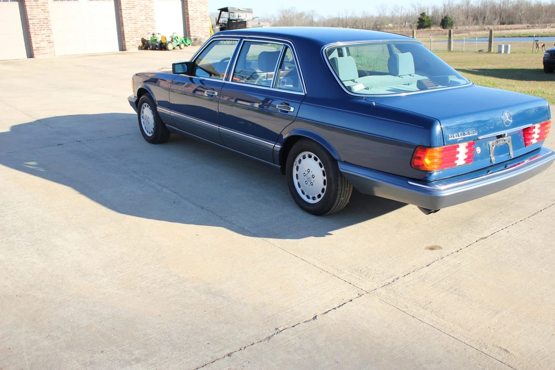 1989 Mercedes-Benz W126 S-Class Sedan - Image 12 of 31