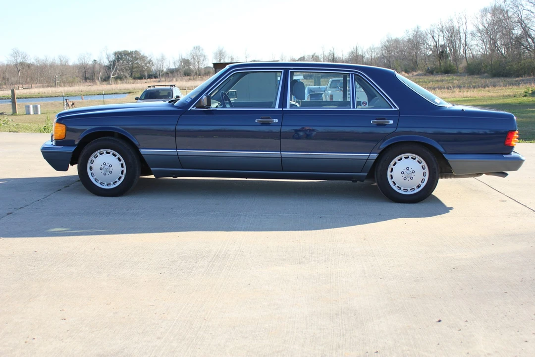 1989 Mercedes-Benz W126 S-Class Sedan - Image 11 of 31