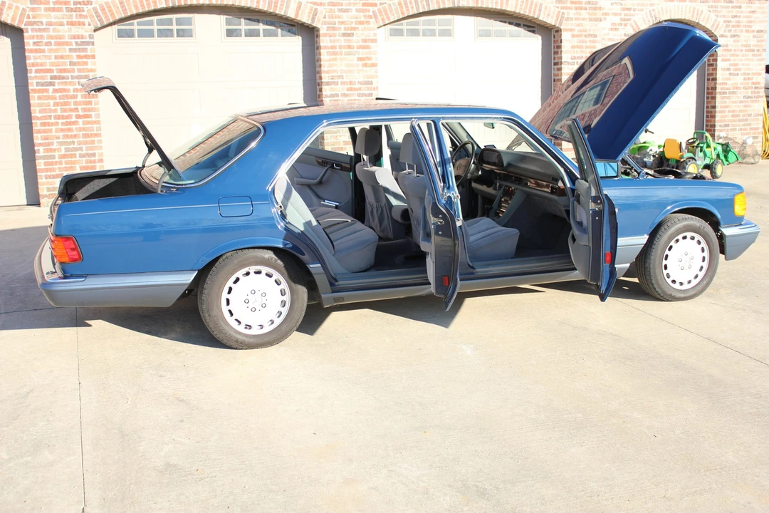 1989 Mercedes-Benz W126 S-Class Sedan - Image 22 of 31