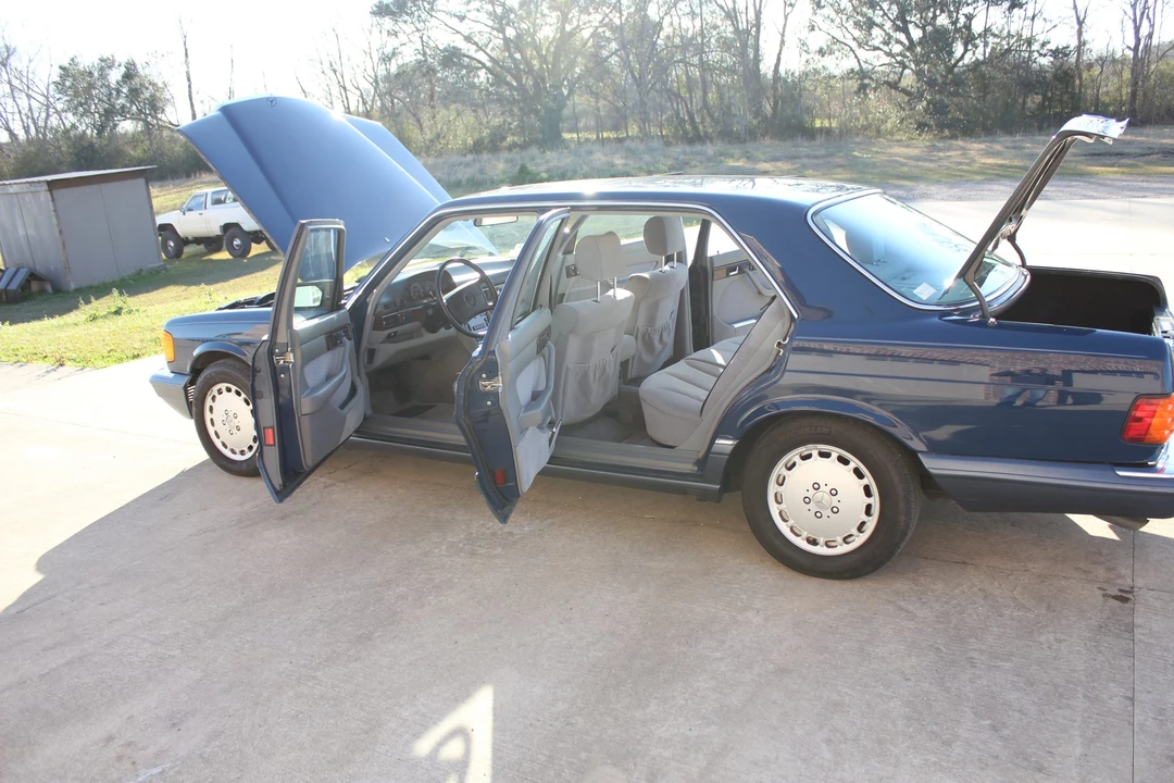 1989 Mercedes-Benz W126 S-Class Sedan - Image 26 of 31