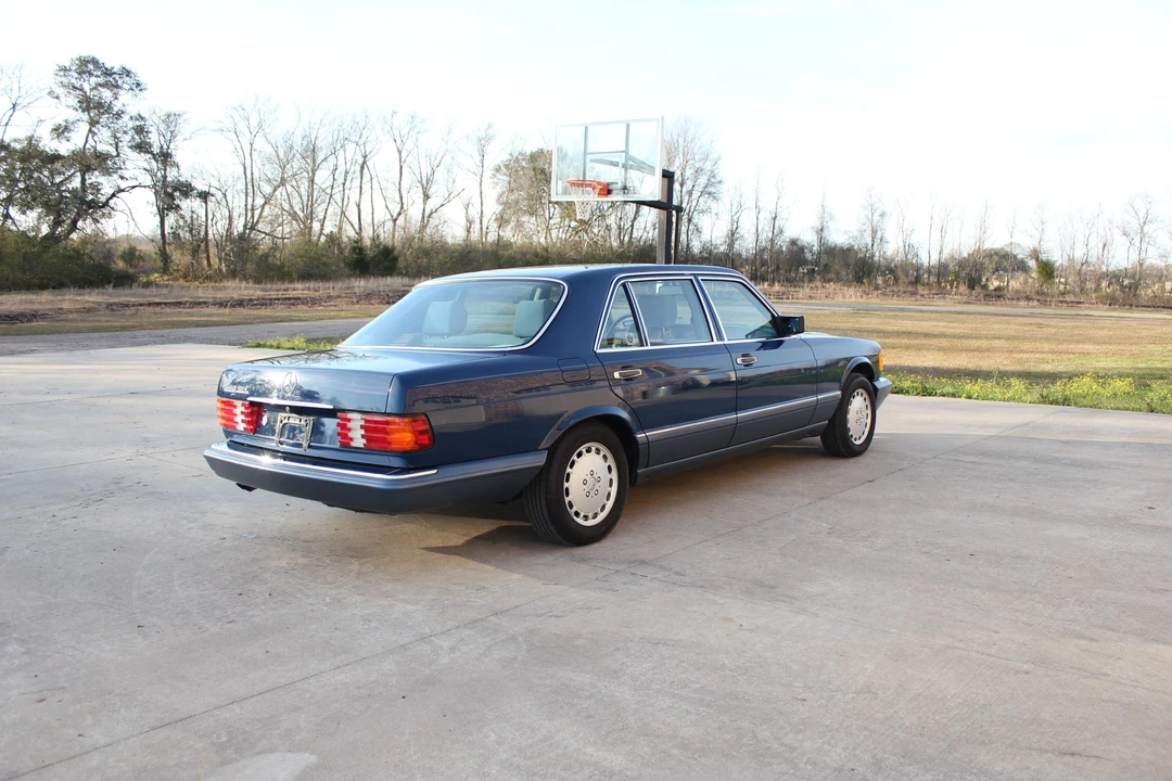 1989 Mercedes-Benz W126 S-Class Sedan - Image 8 of 31
