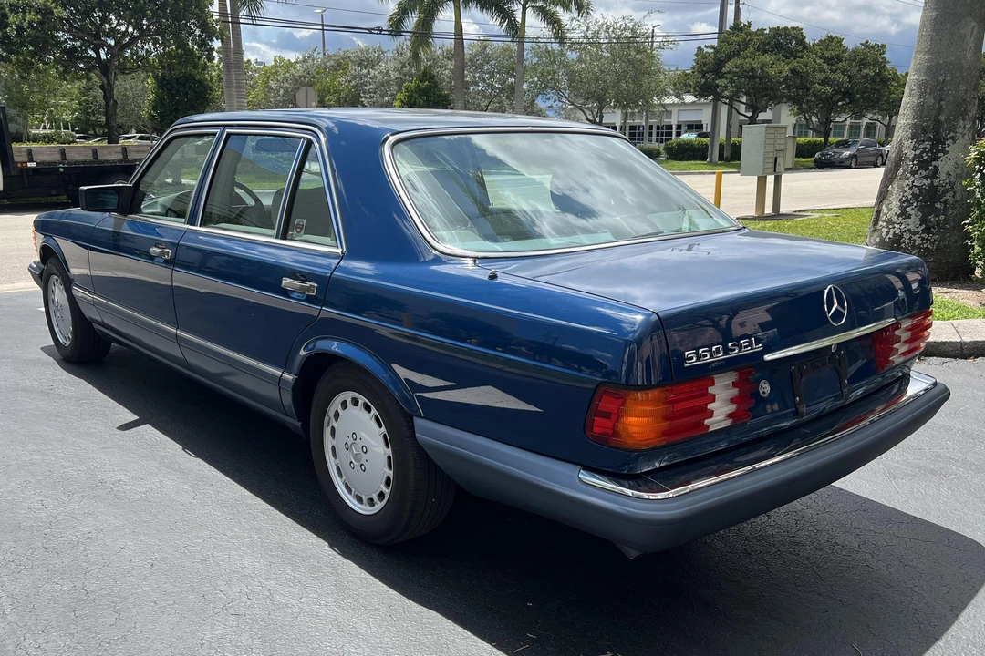 1989 Mercedes-Benz W126 S-Class Sedan - Image 4 of 31