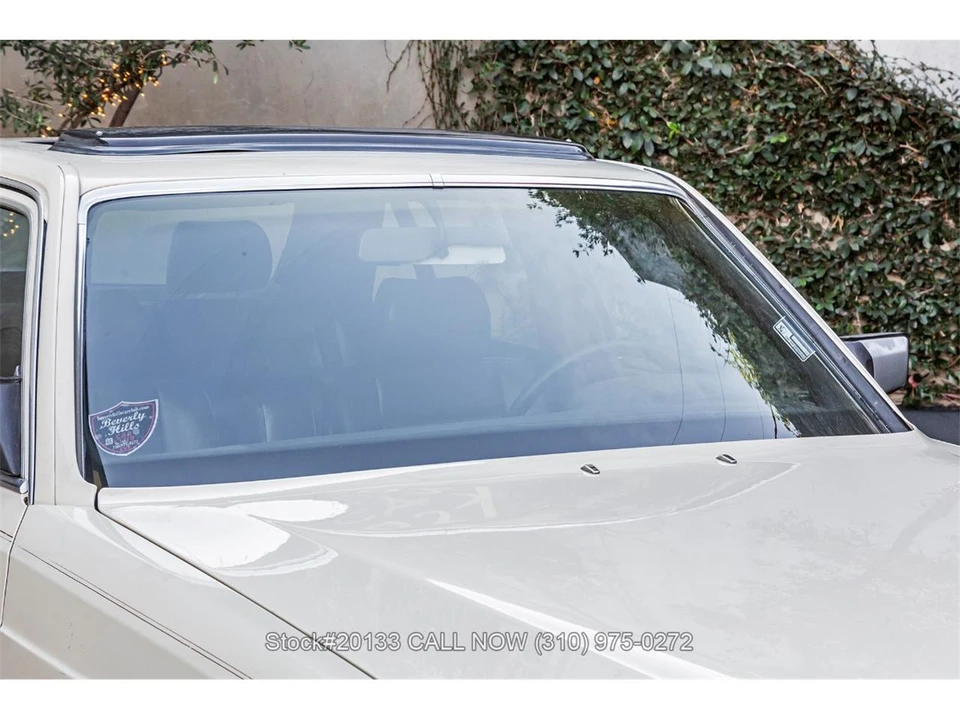 1989 Mercedes-Benz W126 S-Class Sedan - Image 9 of 31