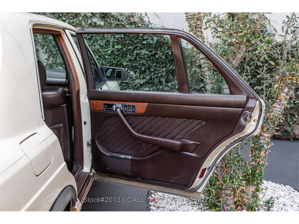 1989 Mercedes-Benz W126 S-Class Sedan - Image 23 of 31