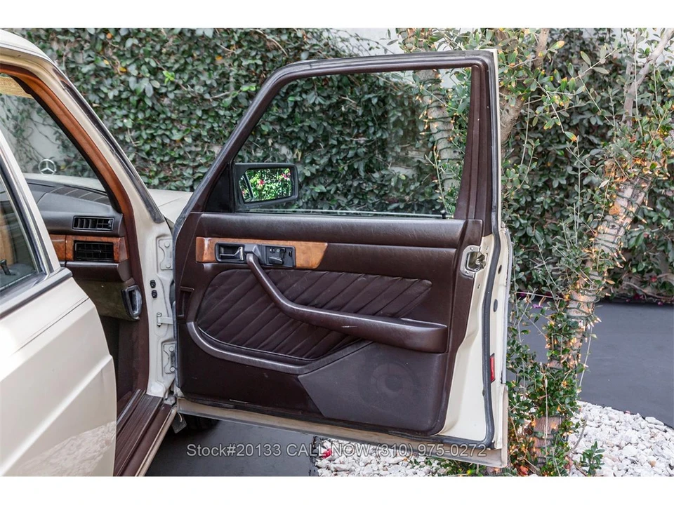 1989 Mercedes-Benz W126 S-Class Sedan - Image 26 of 31