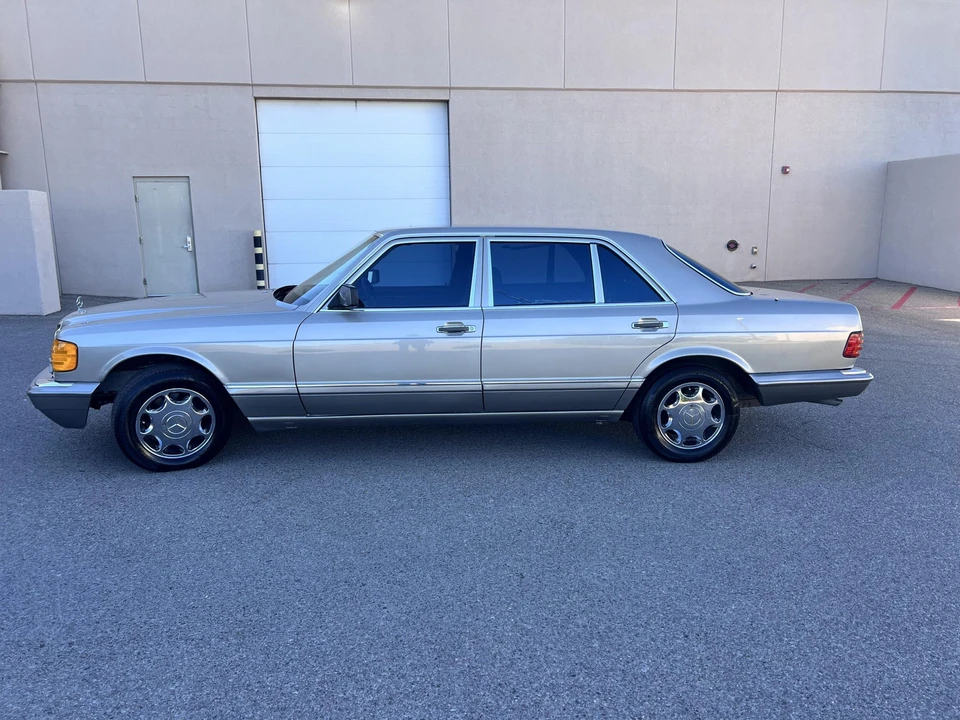 1989 Mercedes-Benz W126 S-Class Sedan - Image 4 of 31