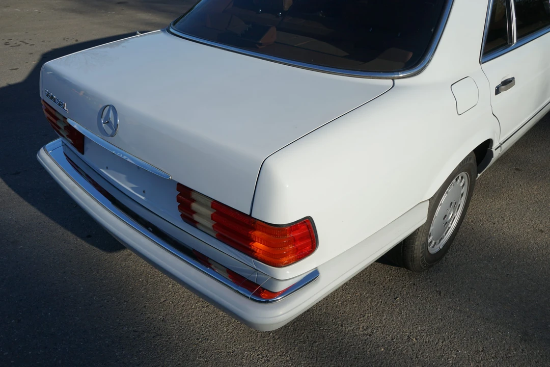 1989 Mercedes-Benz W126 S-Class Sedan - Image 11 of 31