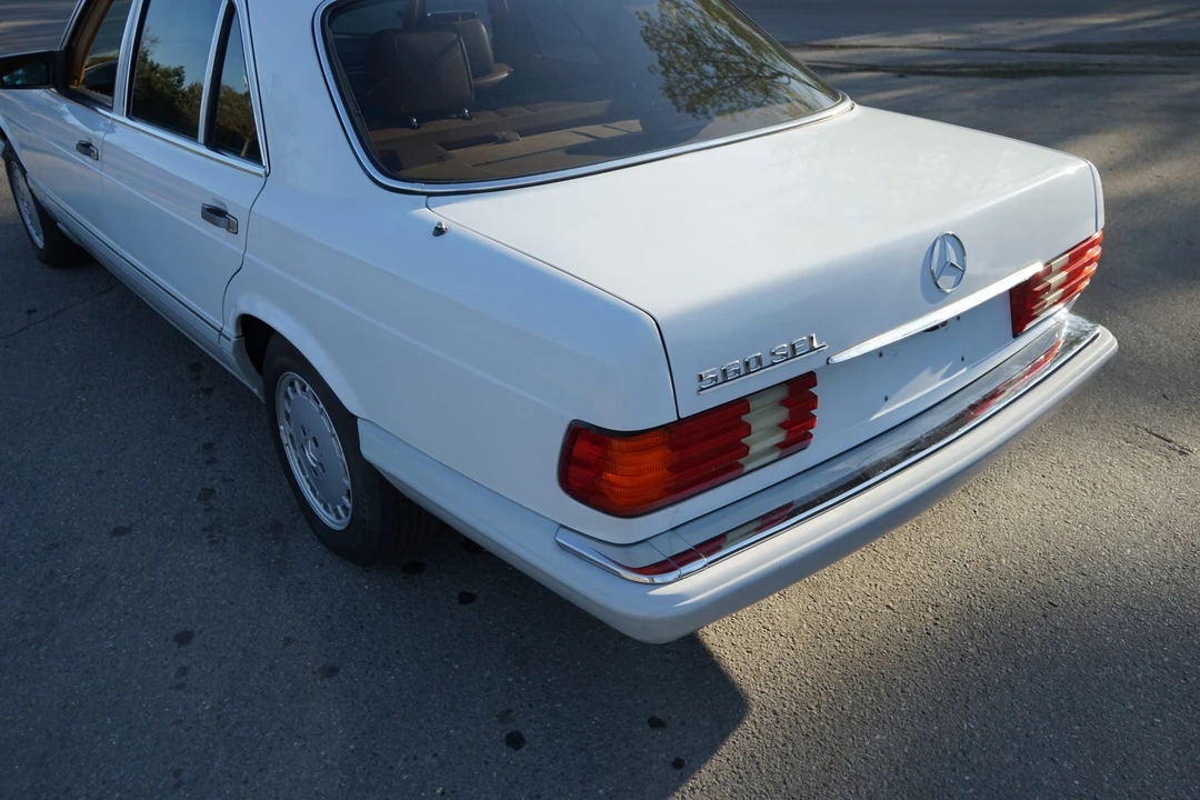 1989 Mercedes-Benz W126 S-Class Sedan - Image 13 of 31