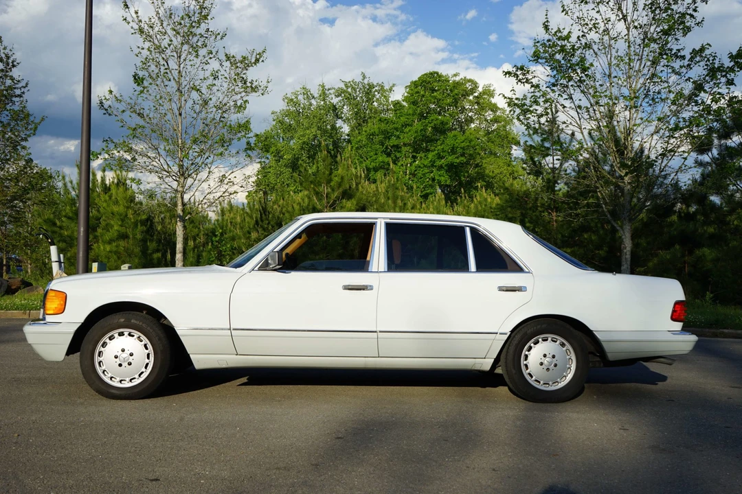 1989 Mercedes-Benz W126 S-Class Sedan - Image 3 of 31