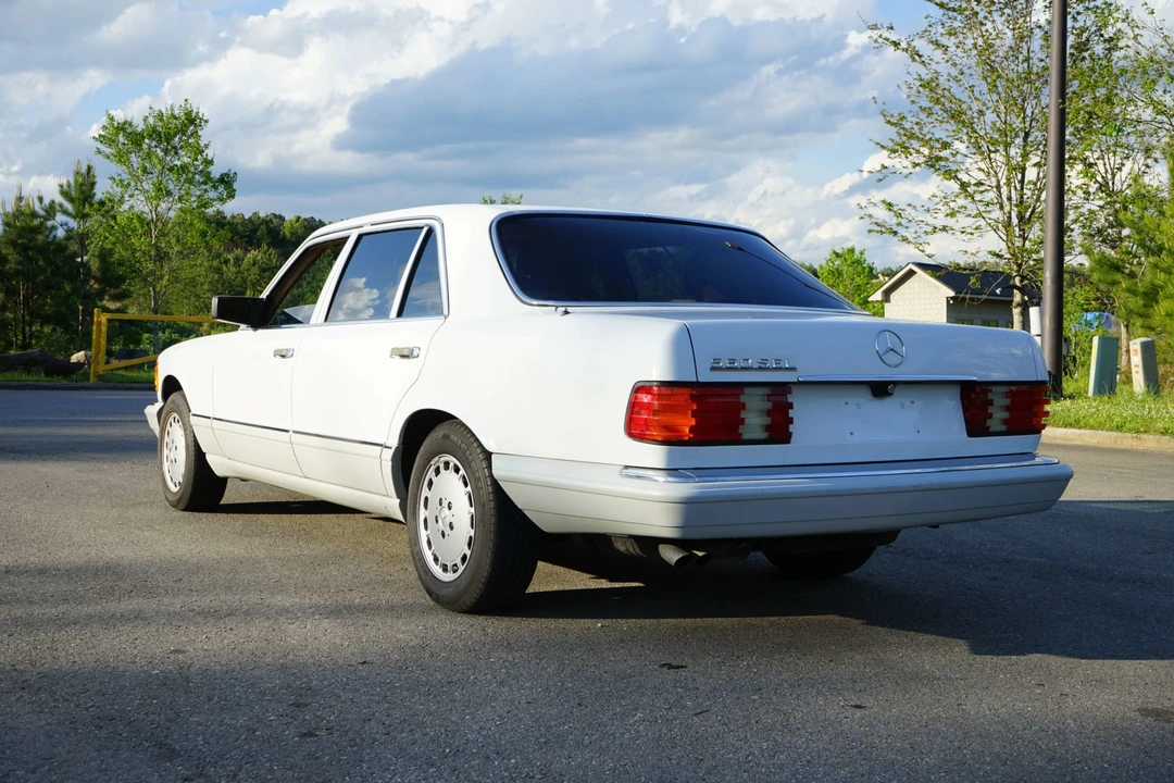 1989 Mercedes-Benz W126 S-Class Sedan - Image 4 of 31