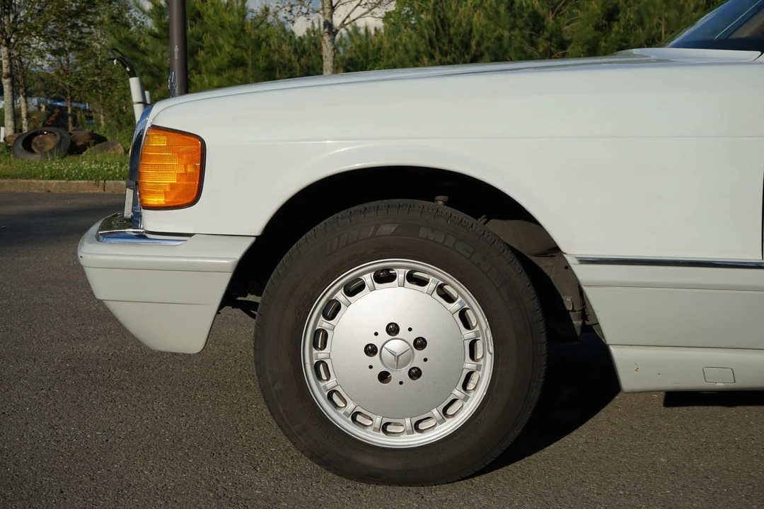 1989 Mercedes-Benz W126 S-Class Sedan - Image 20 of 31