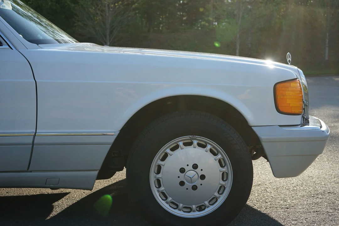 1989 Mercedes-Benz W126 S-Class Sedan - Image 30 of 31