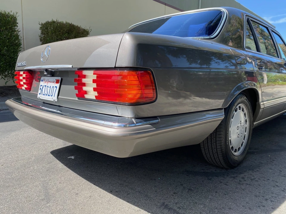1989 Mercedes-Benz W126 S-Class Sedan - Image 29 of 31
