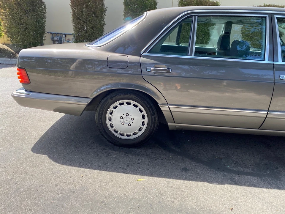 1989 Mercedes-Benz W126 S-Class Sedan - Image 30 of 31