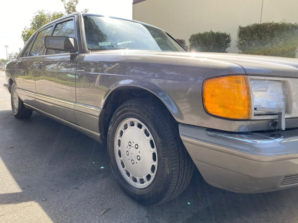 1989 Mercedes-Benz W126 S-Class Sedan - Image 12 of 31