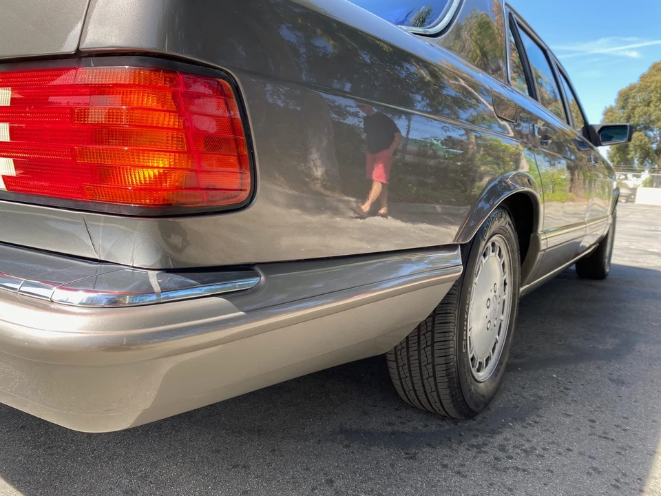 1989 Mercedes-Benz W126 S-Class Sedan - Image 28 of 31