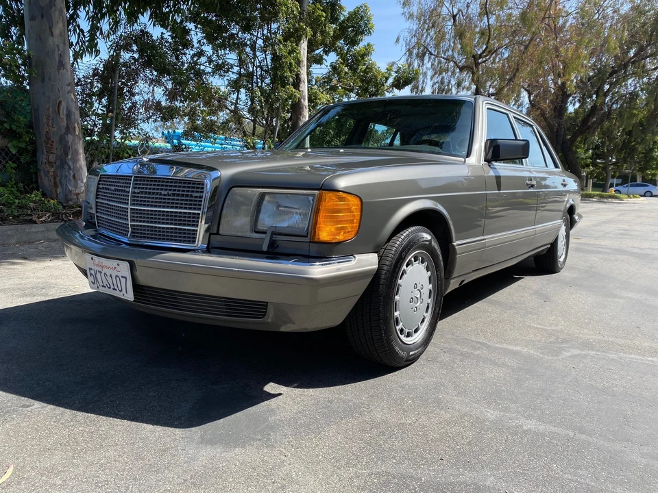1989 Mercedes-Benz W126 S-Class Sedan - Image 4 of 31