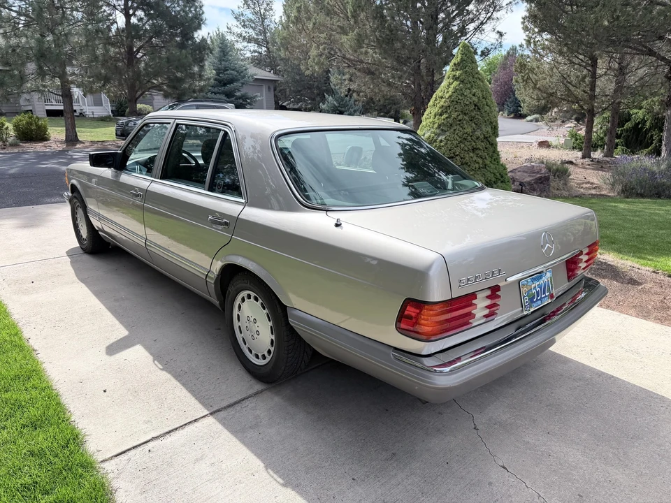 1989 Mercedes-Benz W126 S-Class Sedan - Image 8 of 31