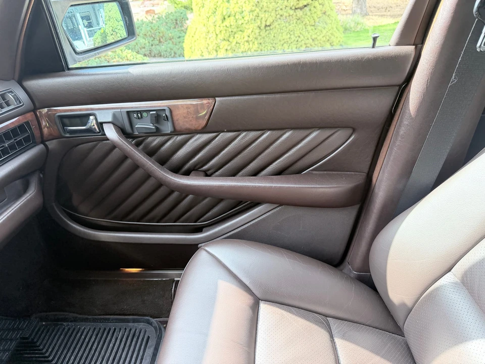 1989 Mercedes-Benz W126 S-Class Sedan - Image 18 of 31
